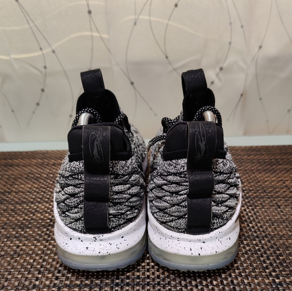 LeBron 15 Low 'Ashes' - Picture 3 of 7